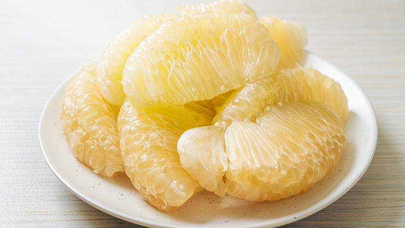 Bưởi có lượng năng lượng tương đối thấp và hàm lượng nước cao