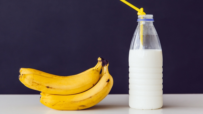 5 loại thực phẩm không nên ăn cùng với chuối 1