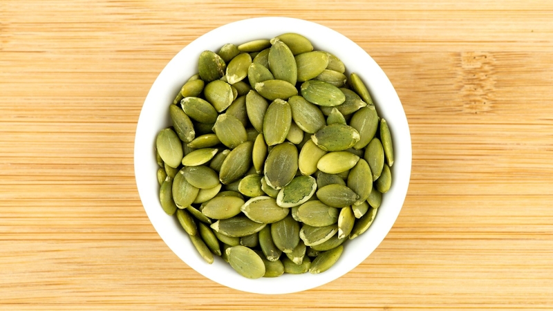 Nên chọn loại hạt rang tự nhiên, ít dầu