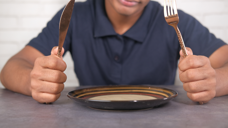 Người có tiêu hóa nhạy cảm nên hạn chế ăn nhiều dưa hấu lúc đói