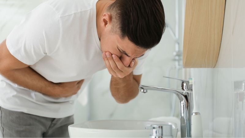 Không gây nôn khi người say rượu lơ mơ hoặc hôn mê