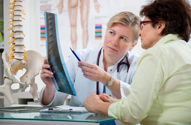 5 nguyên nhân khiến tỉ lệ phụ nữ mắc bệnh loãng xương cao hơn nam giới