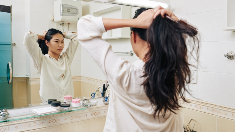 5 nguyên tắc khi buộc tóc để tránh tóc gãy rụng 1