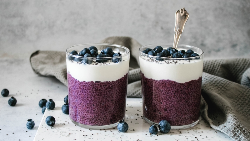 Cách pha hạt chia với mật ong để tạo ra một thức uống bổ dưỡng 3