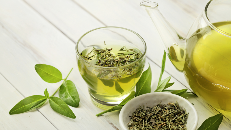 Trà xanh là 1 trong 5 thức uống hỗ trợ thải độc gan bạn nên bổ sung