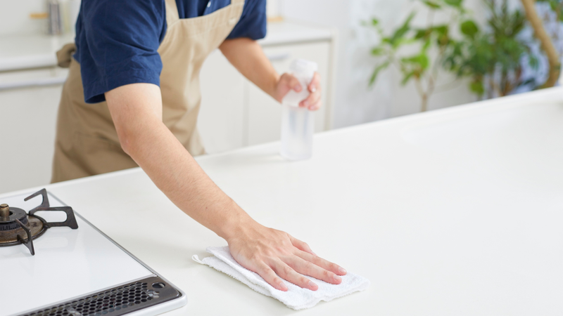 Mặt bàn bếp sạch giúp hạn chế nguy cơ nhiễm chéo khi chế biến thức ăn