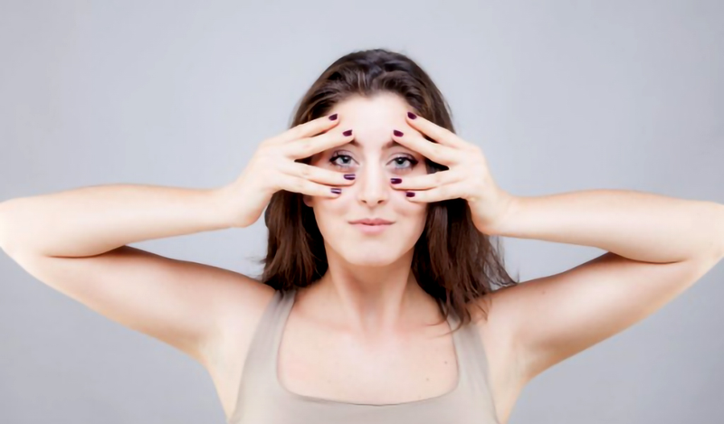Bài tập yoga Ấn Độ giúp bạn xóa tan nếp nhăn trên trán hiệu quả