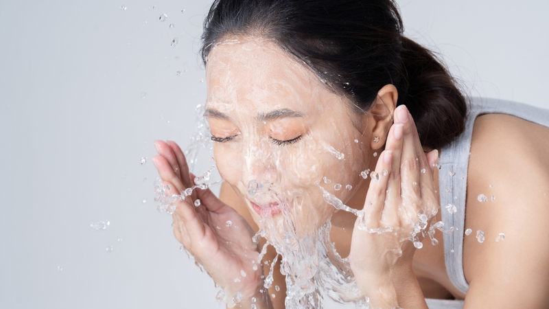 6 bí quyết giúp cải thiện làn da khô cho phụ nữ trung niên 2