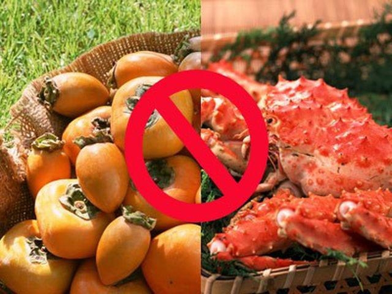 Không ăn hồng cùng hải sản