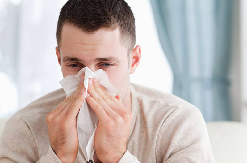 6 cách chữa hắt hơi sổ mũi bằng tỏi dễ làm 1