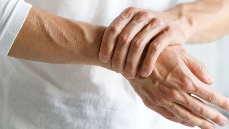 6 dấu hiệu cảnh báo axit uric cao sau tuổi 30 ở nam giới 2