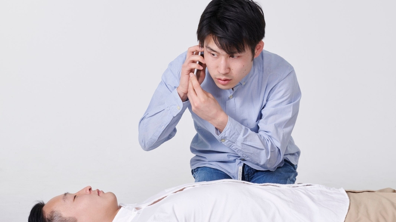 6 điều cần làm và 3 điều không nên khi phát hiện người đột quỵ 1