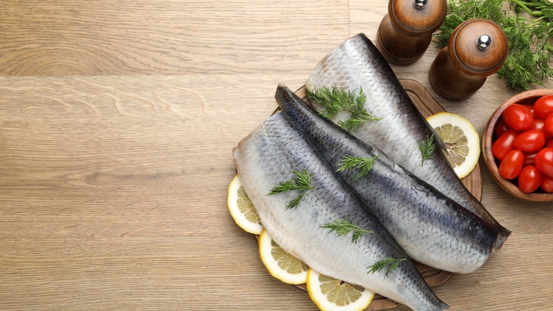 Cá trích là một trong 6 loại cá bổ sung vitamin D tốt cho xương và sức đề kháng