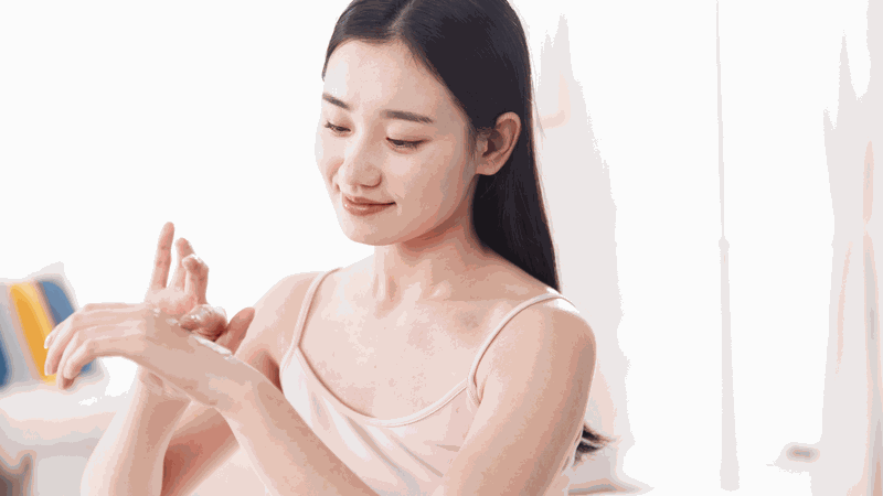 6 mẹo khi tắm giúp da trắng sáng bật tông 3