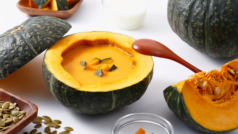 Bí đỏ giàu vitamin A, đây là dưỡng chất quan trọng giúp giữ cho đôi mắt luôn sáng khỏe