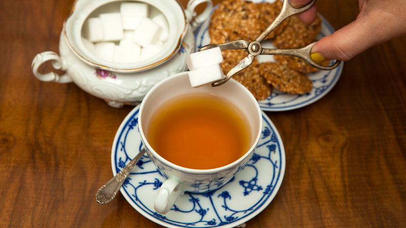 Đường giúp trà ngọt hơn nhưng có thể làm giảm hàm lượng polyphenol