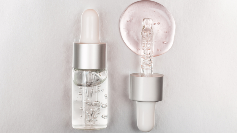 Acid hyaluronic nổi bật với khả năng giữ ẩm vượt trội, giúp da căng mịn