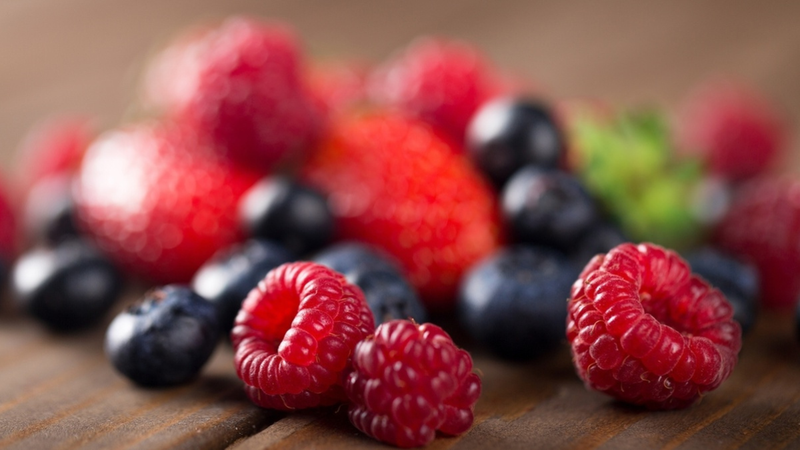 6 tác dụng tuyệt vời của các loại quả mọng với làn da 2