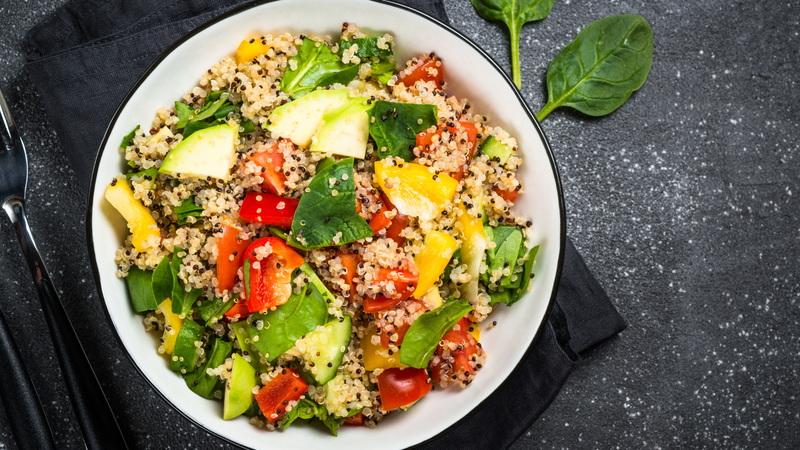 Salad hạt quinoa là lựa chọn hoàn hảo cho thực đơn giảm cân