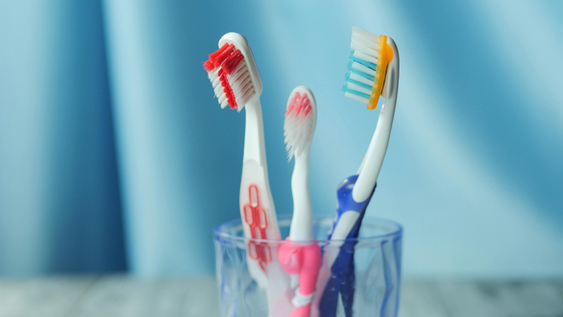 Bàn chải đánh răng cần được thay mới thường xuyên