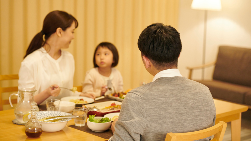 Nên lựa chọn khẩu phần phù hợp và tránh ăn quá no vào bữa tối