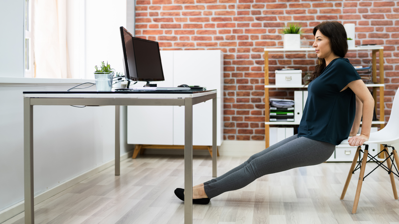 Nên duy trì vận động ít nhất 30 phút mỗi ngày để tăng cường sức khỏe