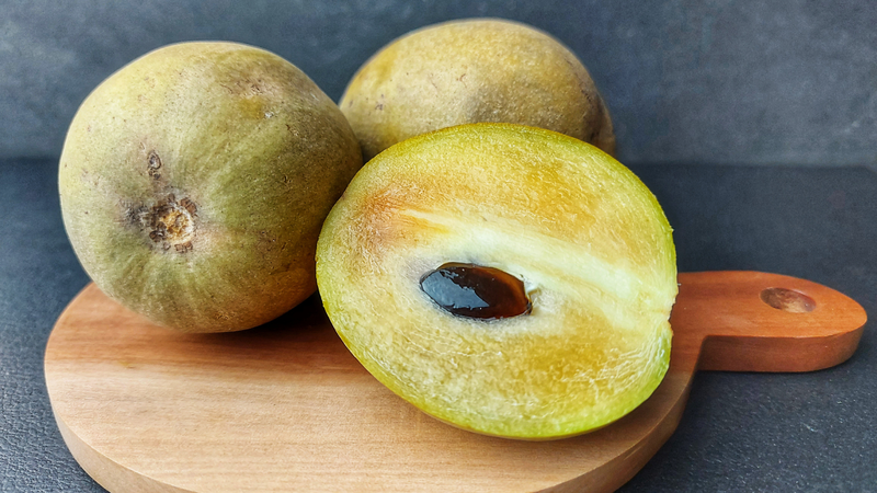 Tiêu thụ quá nhiều hồng xiêm có thể làm bệnh gout khó kiểm soát hơn