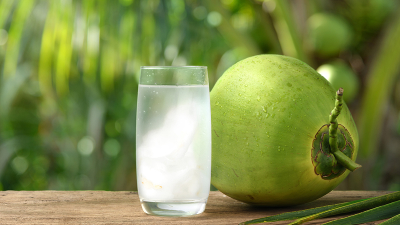 7 lợi ích của việc uống nước dừa tươi buổi sáng 3