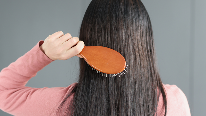 7 mẹo khắc phục tình trạng tóc bết vào mùa đông 3