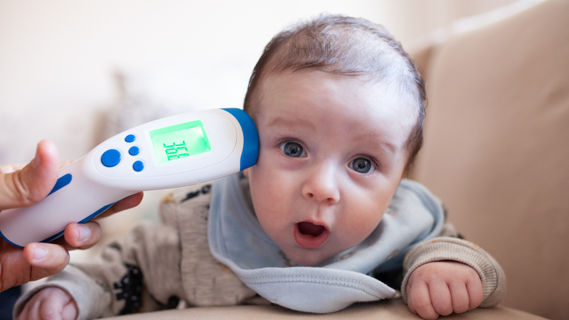 Khi nào cần đưa trẻ đi khám tay chân miệng?