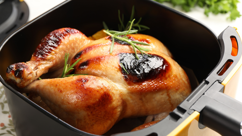 8 loại thực phẩm ‘kỵ’ nồi chiên không dầu dễ bị cháy hoặc hỏng cấu trúc