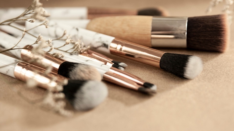 9 cách tận dụng dầu xả tóc hết hạn sử dụng thông minh 2