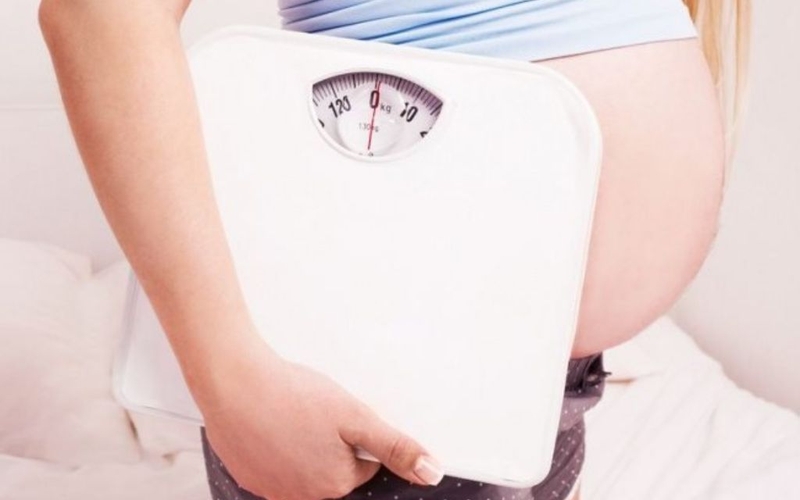 Ăn ngọt nhiều có bị tiểu đường thai kỳ không? Những biến chứng tiềm ẩn tiểu đường thai kỳ 3