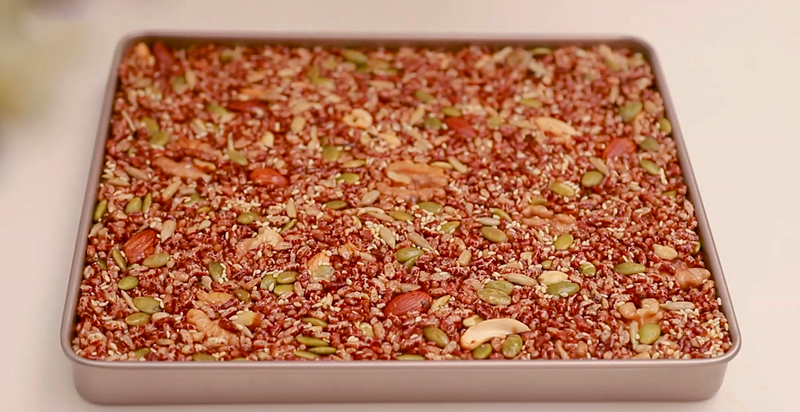 Món bánh cốm gạo lứt tự làm tốt cho người ăn kiêng