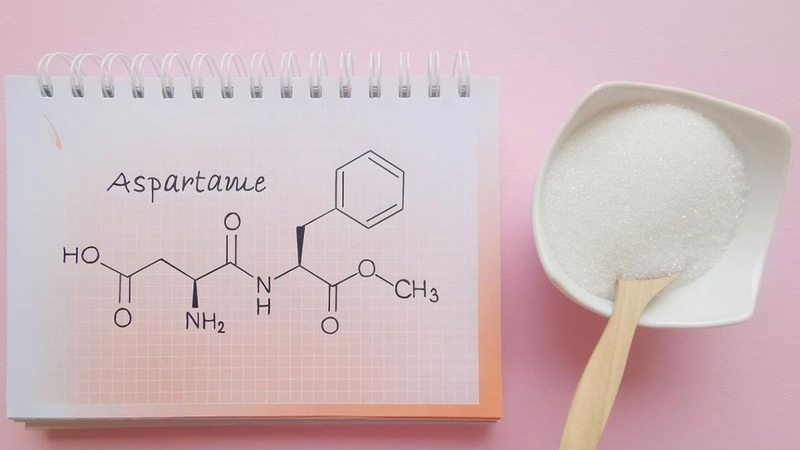 Aspartame được dùng phổ biến trong nhiều thực phẩm không đường