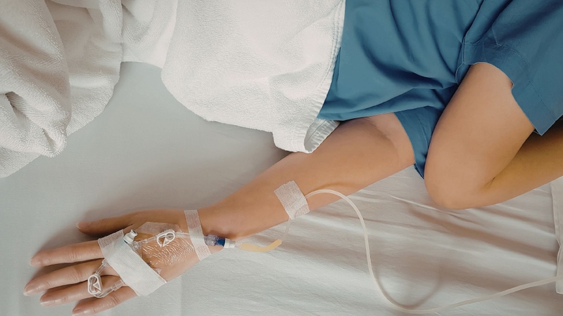 Atezolizumab được dùng qua đường truyền tĩnh mạch, không tiêm dưới da