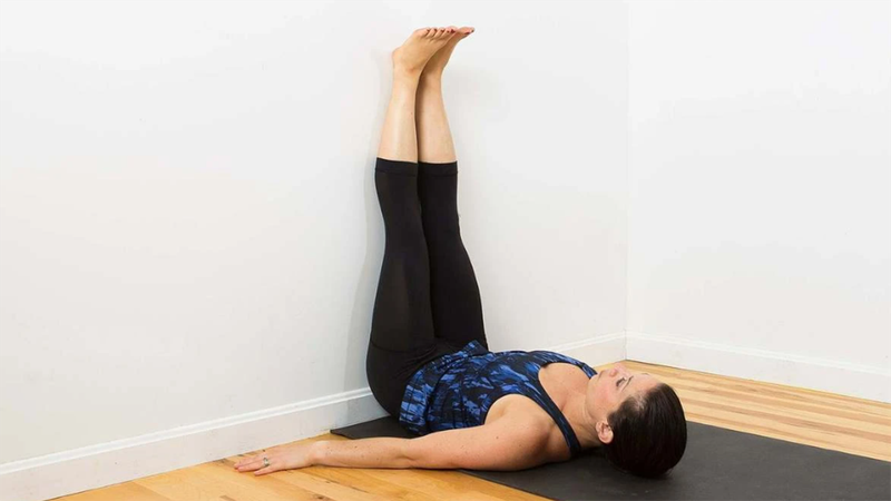 Bạn có biết về những lợi ích của thói quen nâng cao chân trước khi ngủ 1