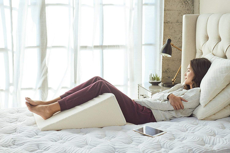 Bạn có biết về những lợi ích của thói quen nâng cao chân trước khi ngủ 2