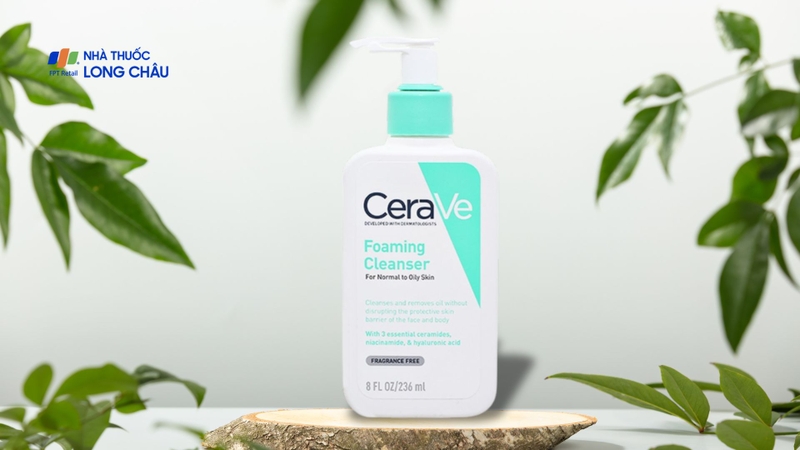 Sữa rửa mặt CeraVe giúp làm sạch dịu nhẹ, bảo vệ hàng rào tự nhiên của da và cấp ẩm