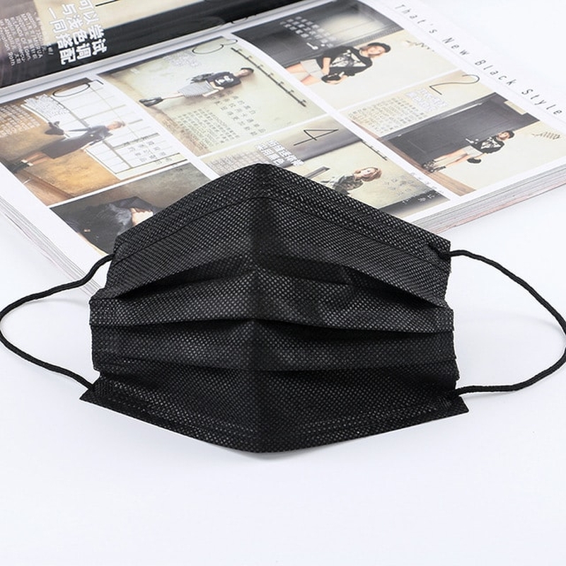 Bảo vệ làn da những ngày nắng - Khẩu trang màu đen có bắt nắng không 2