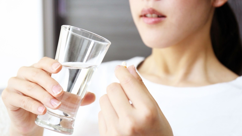 Baricitinib được dùng đường uống, thường một lần mỗi ngày.