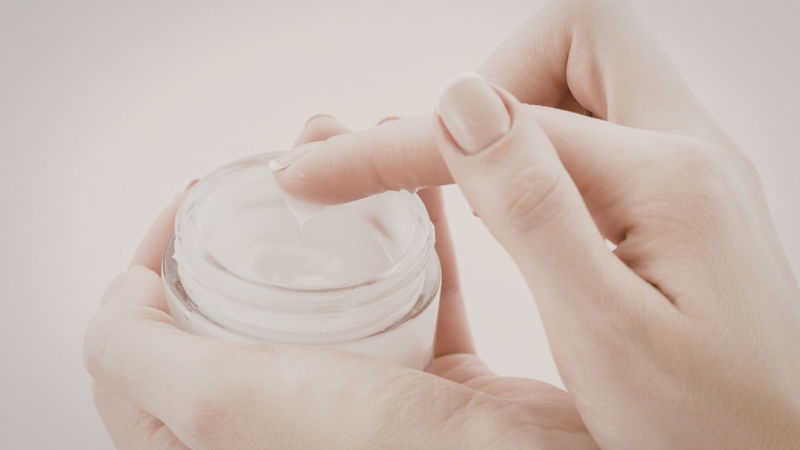 Benzoic Acid được dùng làm chất bảo quản để hạn chế hư hỏng và kéo dài thời gian sử dụng của sản phẩm