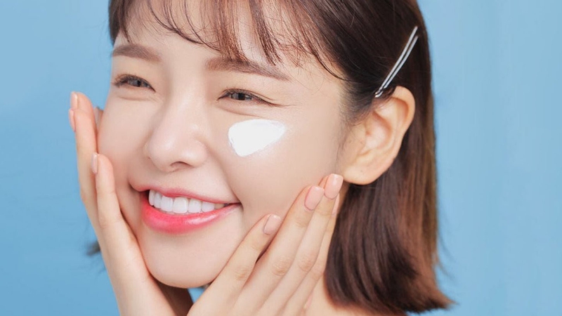 Bỏ túi cách dùng kem dưỡng ẩm đúng chuẩn dành cho da nhạy cảm 2