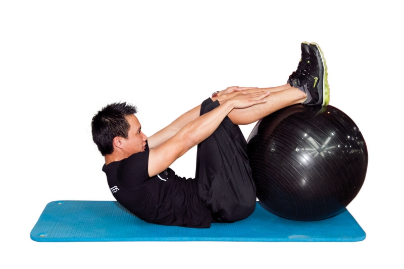 Bóng tập yoga là gì? Top 10 bài tập với bóng yoga tại nhà có thể bạn chưa biết 5