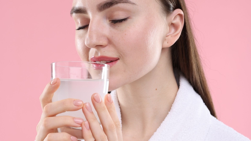Có thể dùng Bovine type I collagen dưới dạng bột hòa tan với nước uống