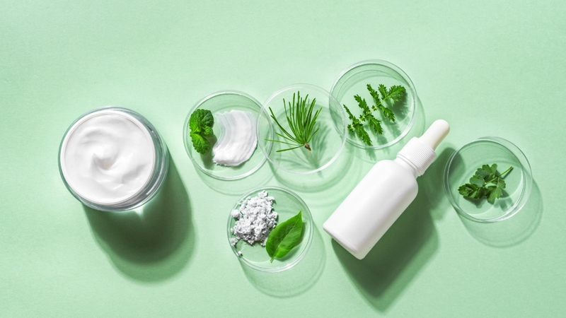 Trong mỹ phẩm, Bronopol được dùng làm chất bảo quản với nồng độ dưới 0,1%, theo quy định của EU và ASEAN