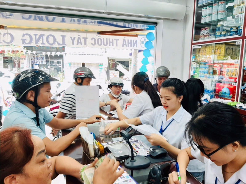 Khai truong Long Chau 28