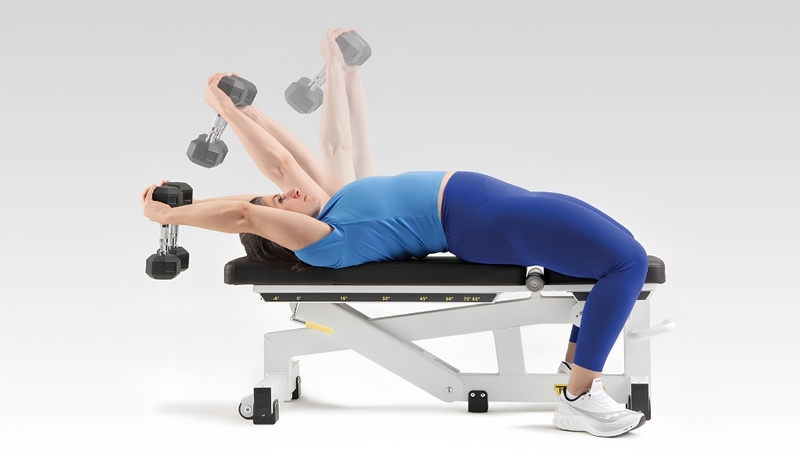 Bài tập Dumbbell Pullover hỗ trợ phát triển cơ ngực và tăng kiểm soát thân trên