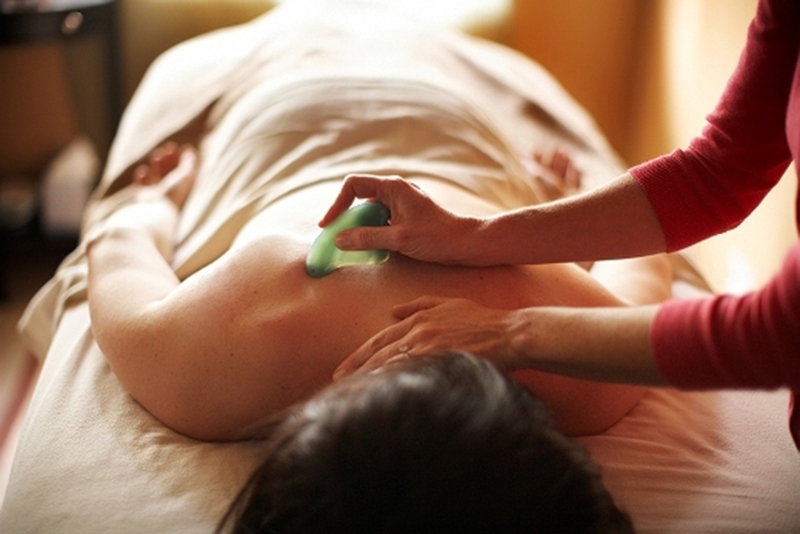 Cảm nắng có nên đánh gió? Hướng dẫn đánh gió đúng cách và an toàn cho cơ thể 2