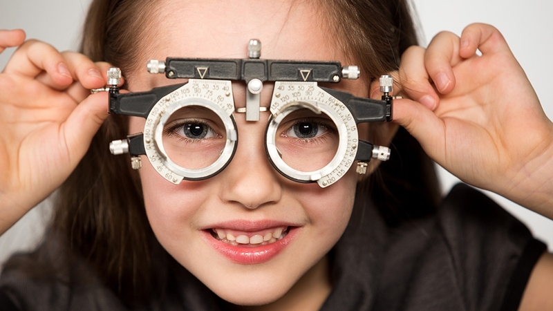 Cận bao nhiêu độ là nặng? Trường hợp cận nặng có bị mù không 1